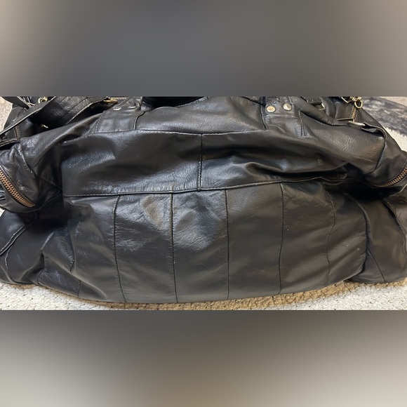 Vintage 70s Large Leather Travel Bag - Picture 3 of 15